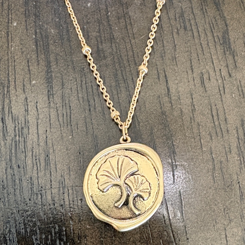 Demdaco Elegant Gold Chain Necklace
